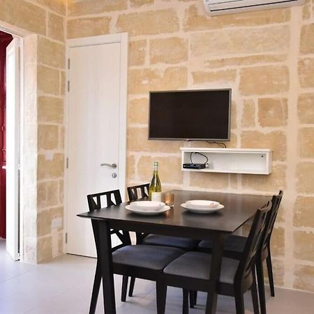 Vallettastay - Lucky Star One Bedroom Apartment 301 ภายนอก รูปภาพ