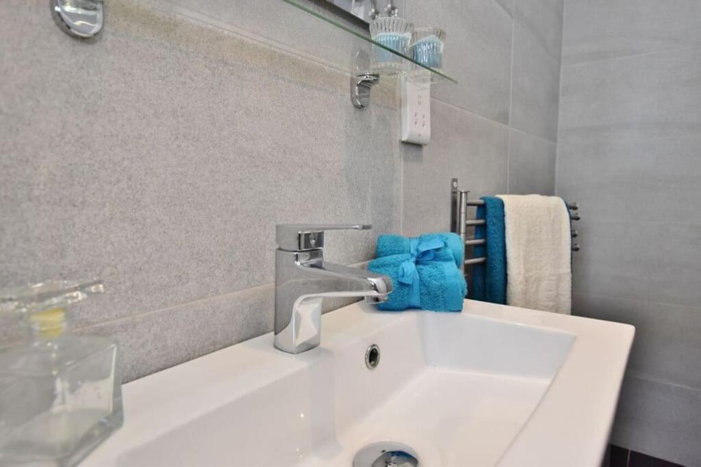 Vallettastay - Lucky Star One Bedroom Apartment 301 ภายนอก รูปภาพ