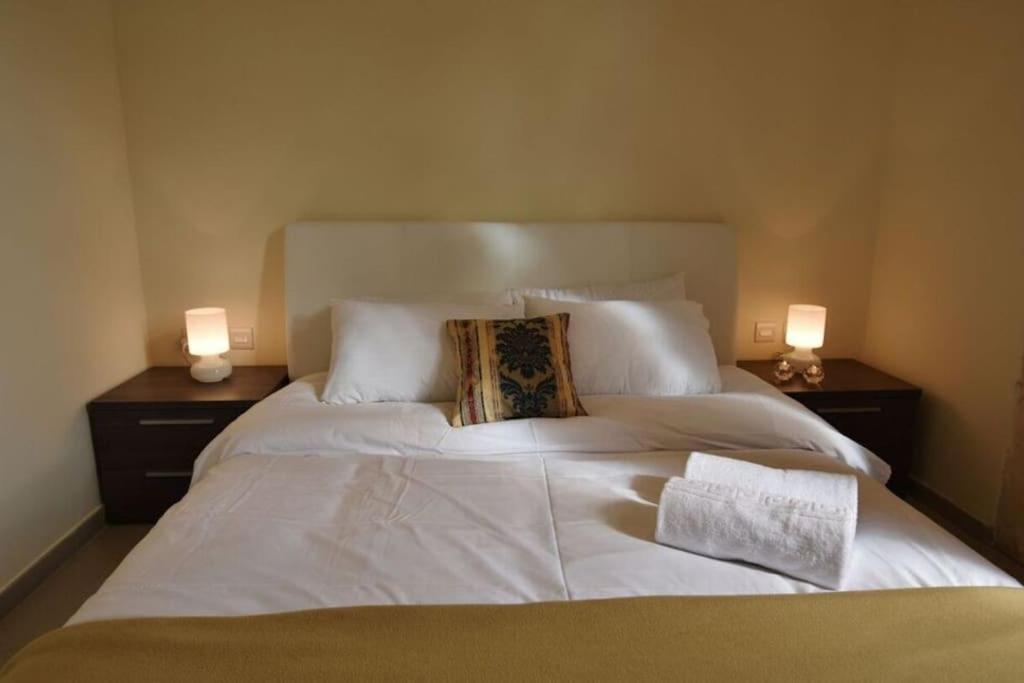 Vallettastay - Lucky Star One Bedroom Apartment 301 ภายนอก รูปภาพ