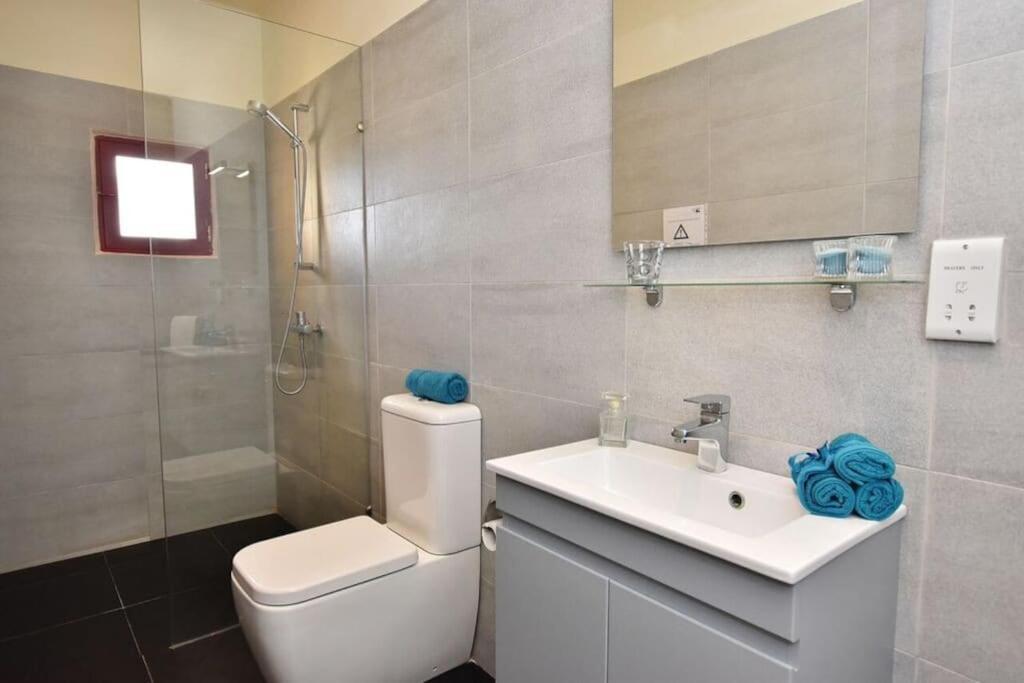 Vallettastay - Lucky Star One Bedroom Apartment 301 ภายนอก รูปภาพ