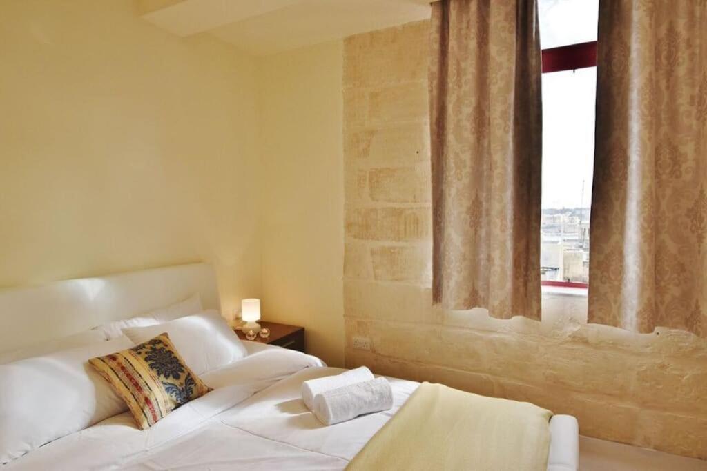Vallettastay - Lucky Star One Bedroom Apartment 301 ภายนอก รูปภาพ