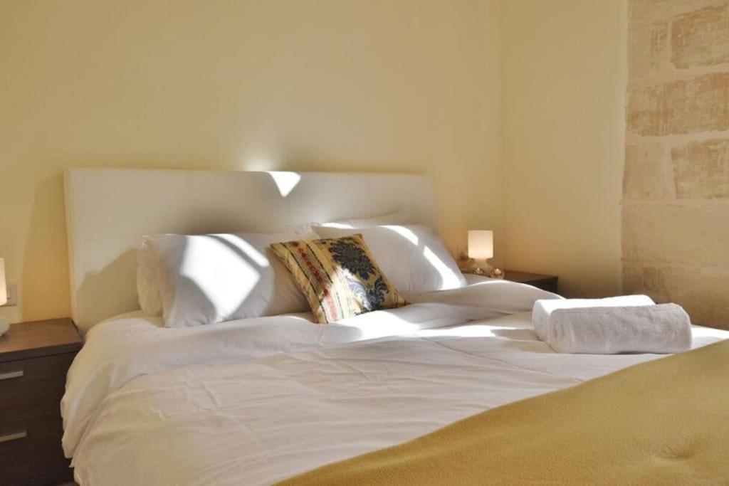 Vallettastay - Lucky Star One Bedroom Apartment 301 ภายนอก รูปภาพ